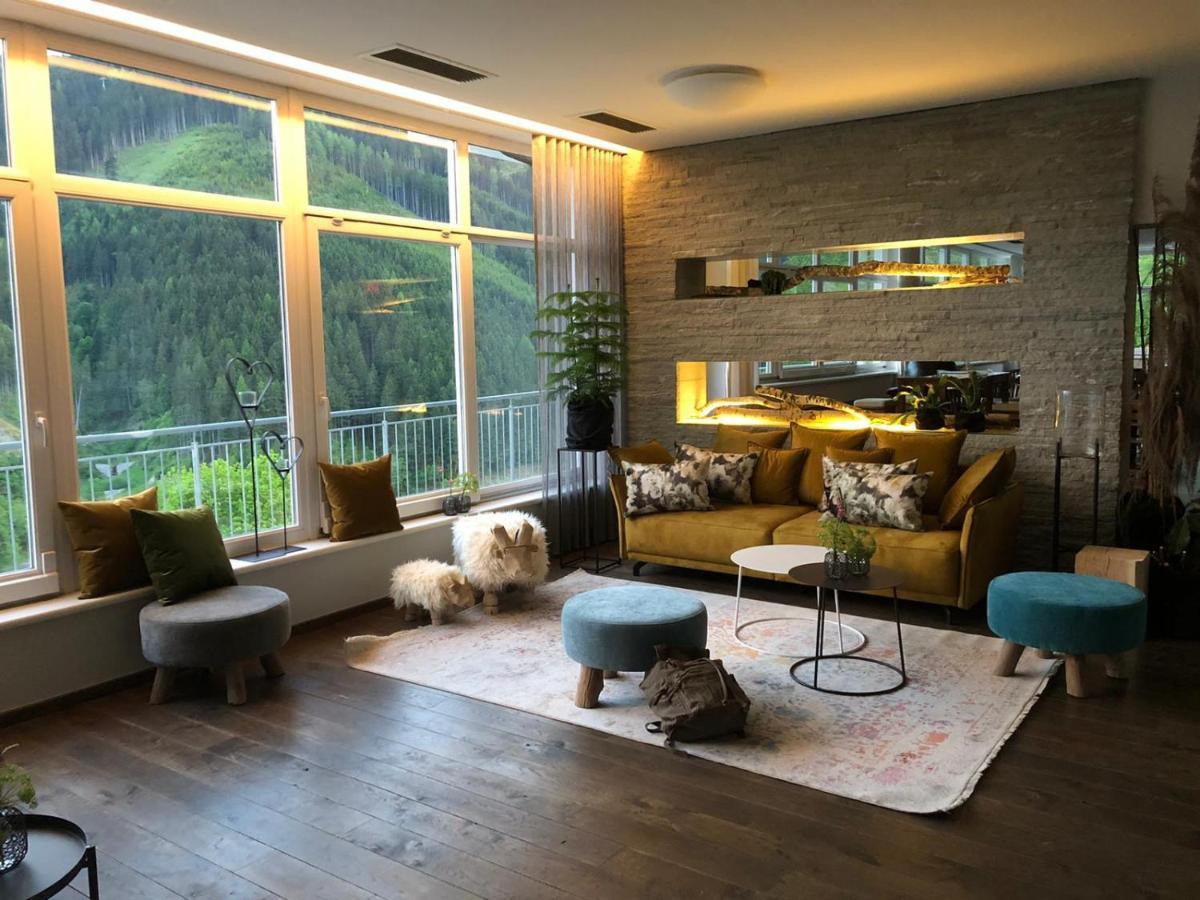 Der Sonnberg Alpinlodges - Apartments Mit Seeblick, Privater Sauna Und Self Check-In Zell am See Exterior foto